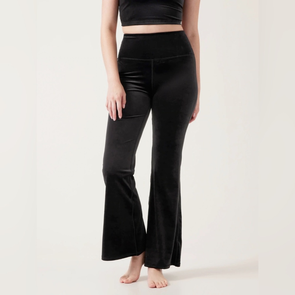 Athleta Elation Velvet Flare Pant Black XS Yoga Training Athletic Workout